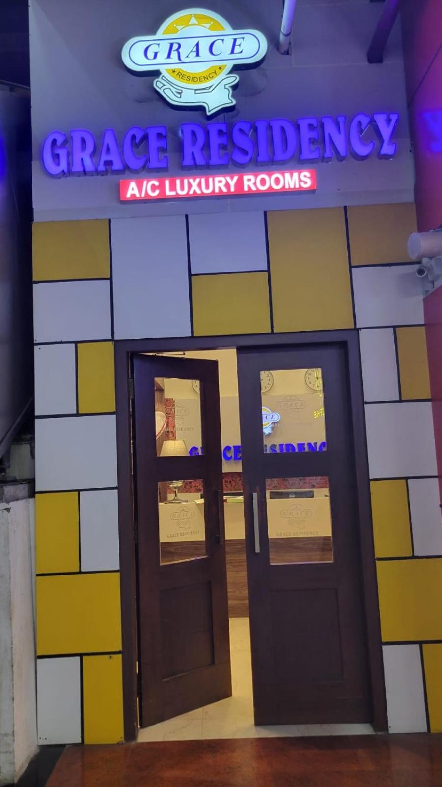 Hotel Grace Residency Airport