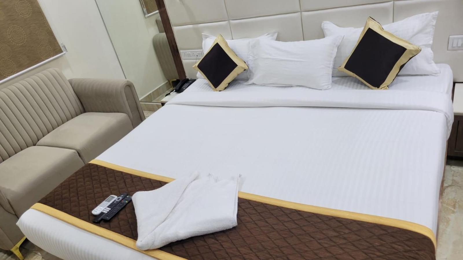 Hotel Grace Residency Airport *